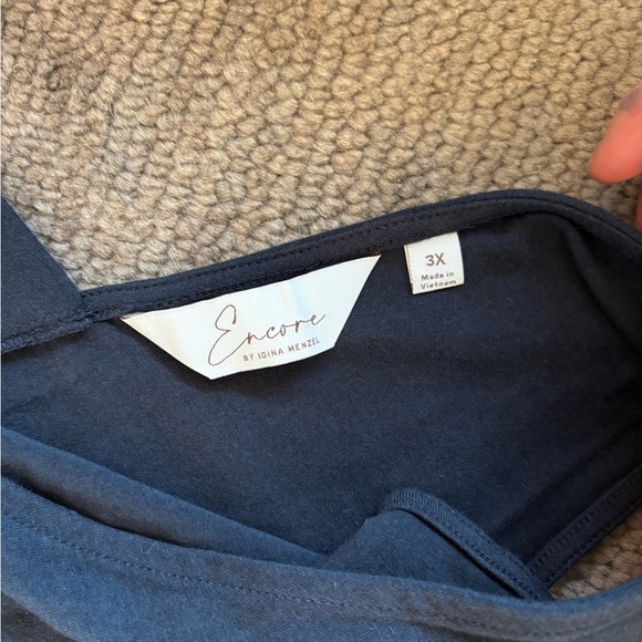 Elegant Navy V-Neck Jumpsuit - Picture 2 of 4